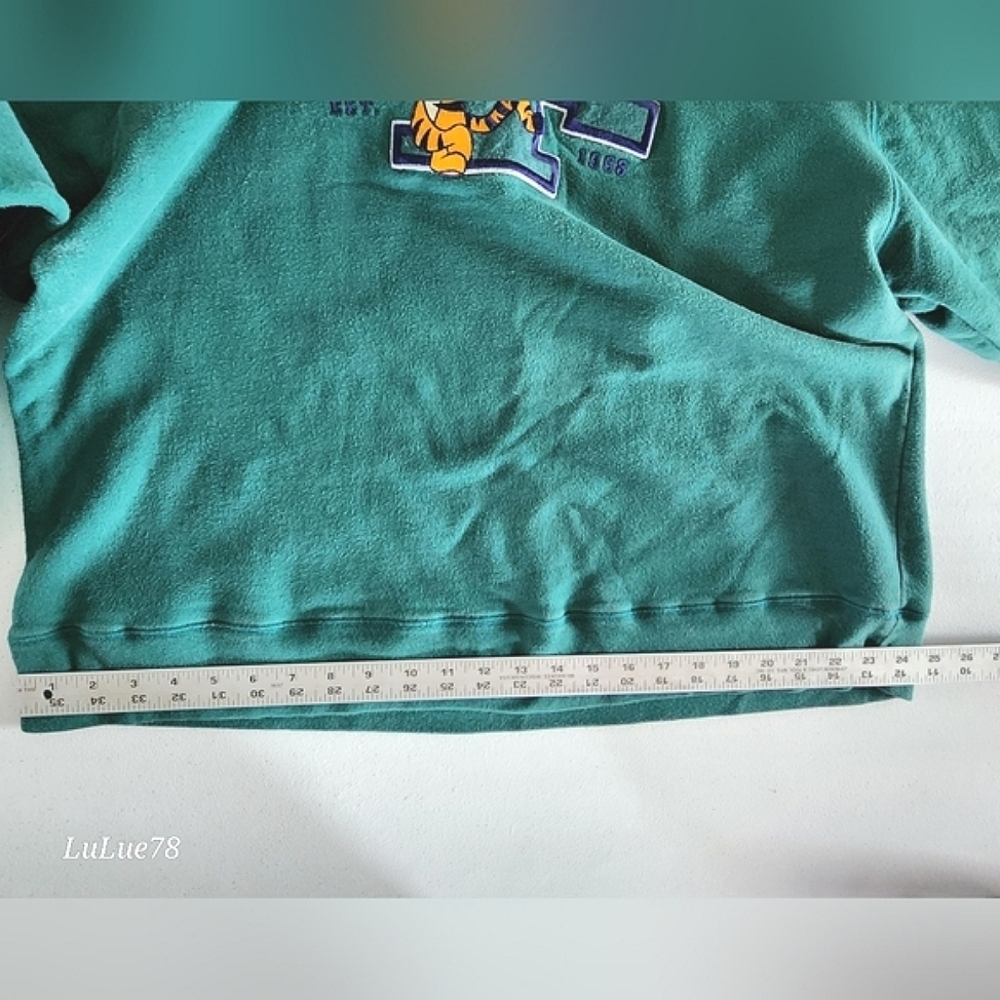 Vintage Disney Store Green Embroidered Tigger Sweatshirt Large - Picture 12 of 16